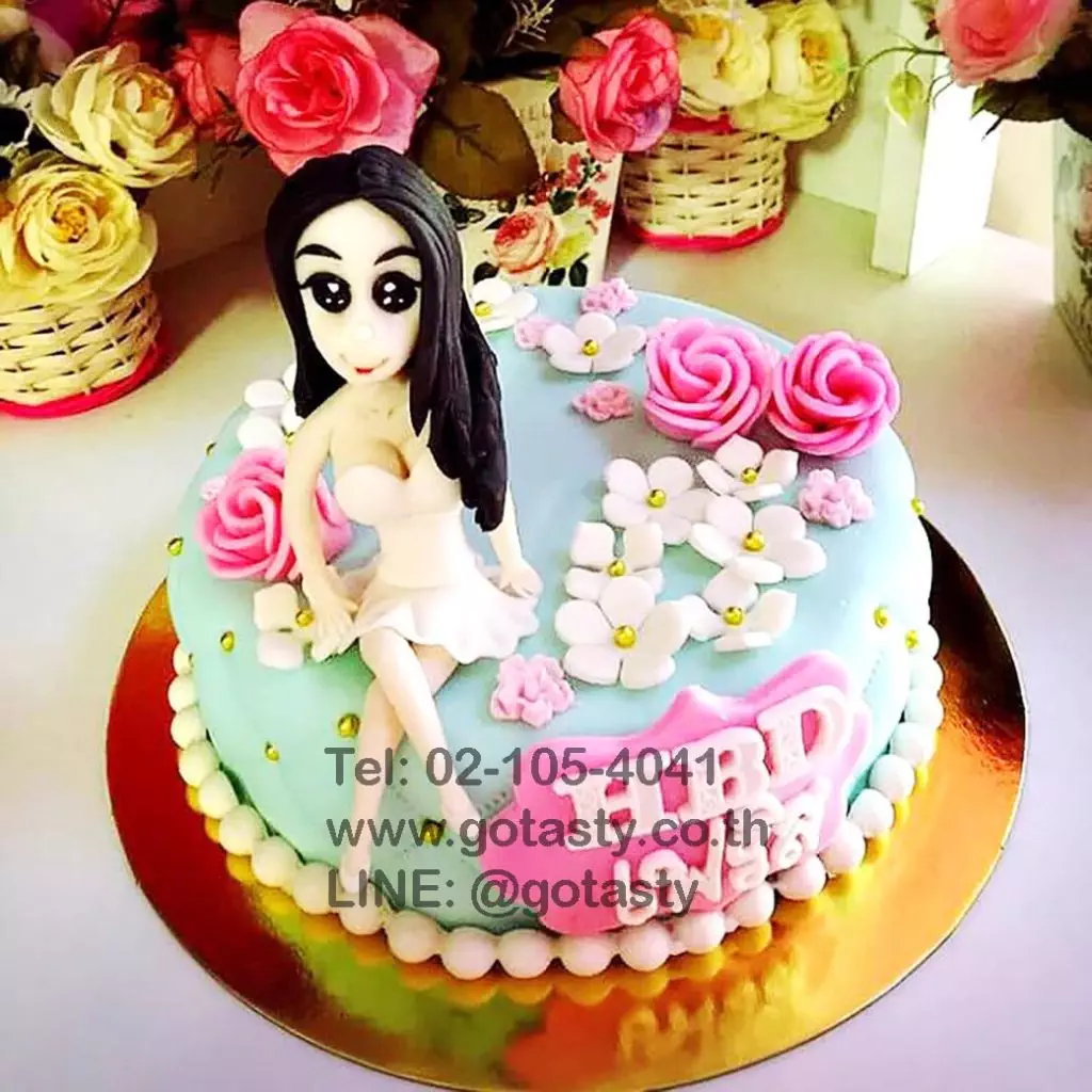 Lady 3d with flower fondant cake
