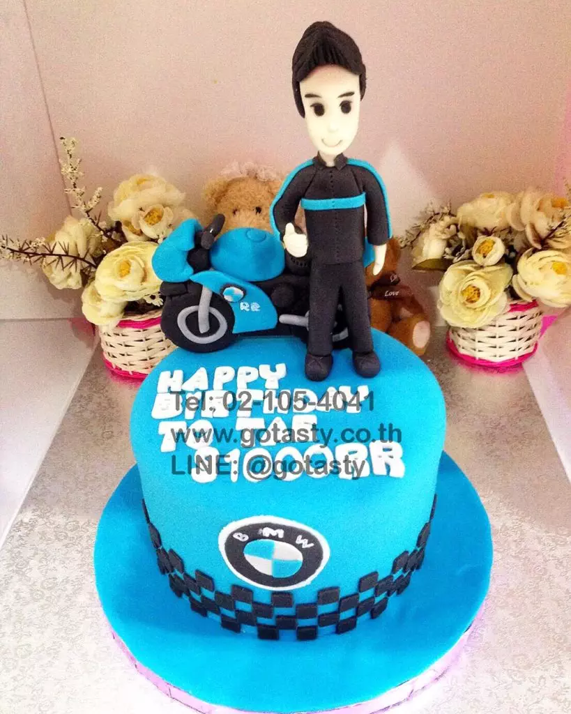 Motorcycle and man 3d blue fondant cake