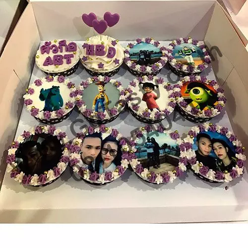 Photo cupcake purple cream