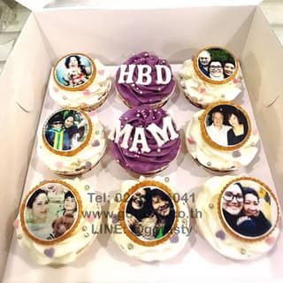 Photo purple cream cupcake