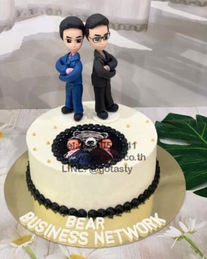 2man 3D cream company celebrate cake