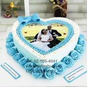 Blue rose white cream photo cake
