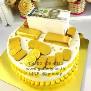 Money gold vanilla cream cake